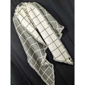 NWOT! ANN TAYLOR! ABSOLUTELY GORGEOUS DOVE GRAY, CREAM HUGE SCARF, WRAP!